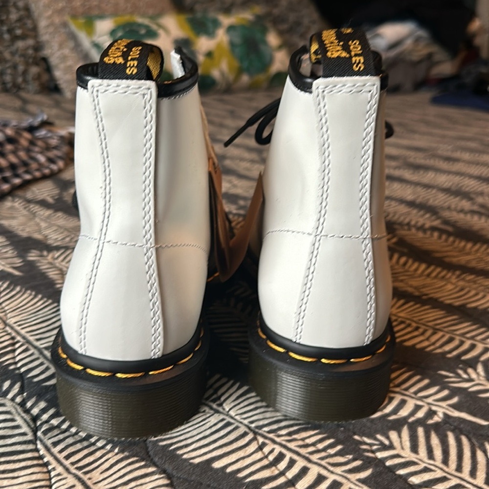 NWT Doc Martens 101 Yellow Stitch Smooth Leather White Ankle Boots - Picture 7 of 11